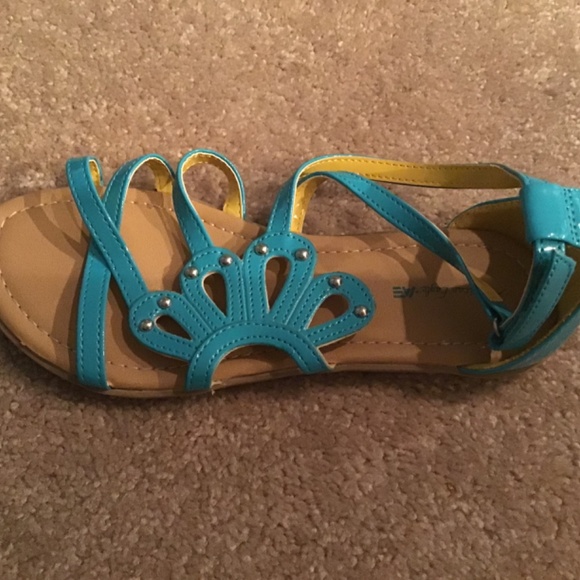 Girls Sandals - Picture 5 of 6
